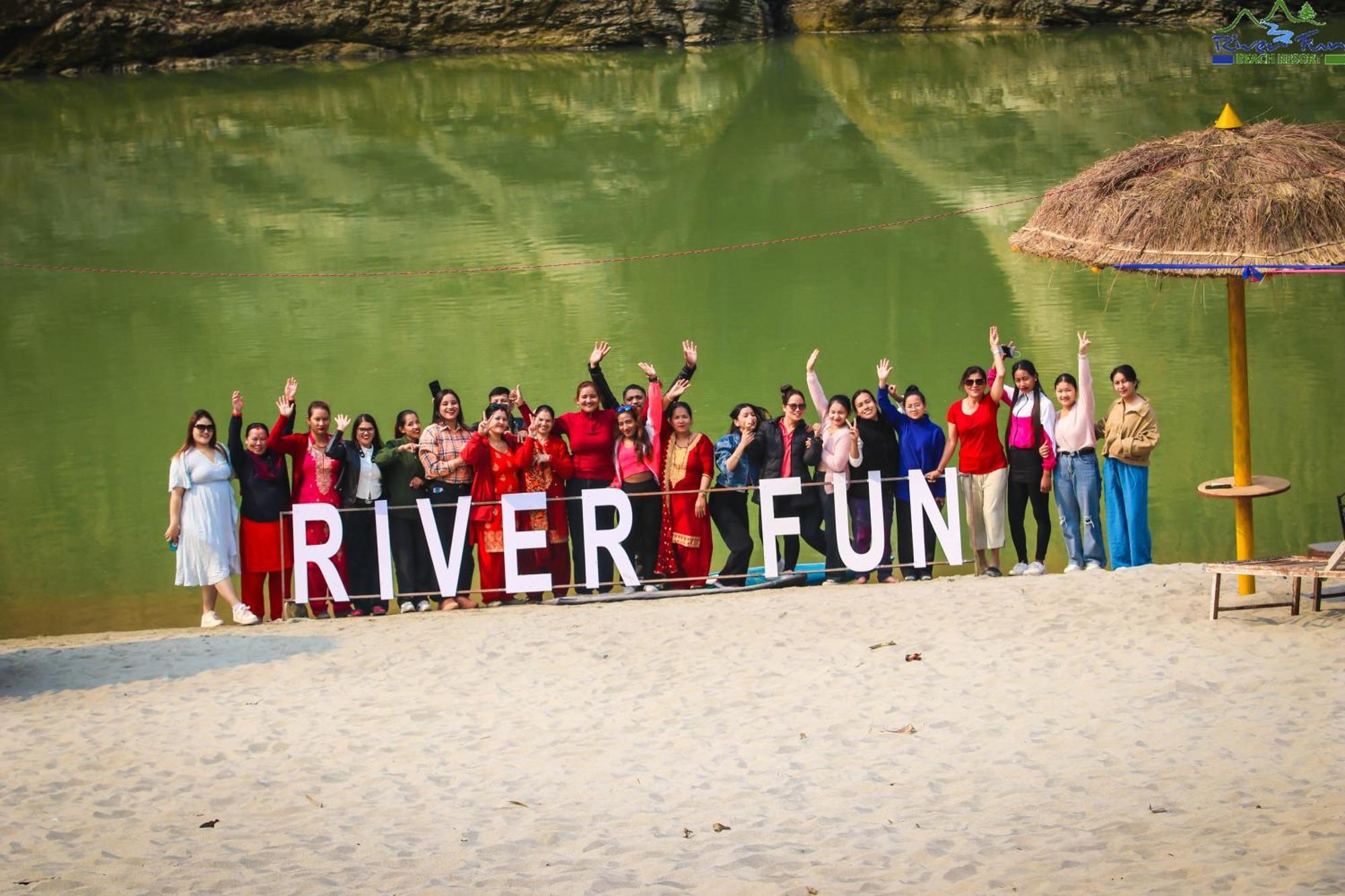 River Fun Beach Resort Gorkhā Екстериор снимка